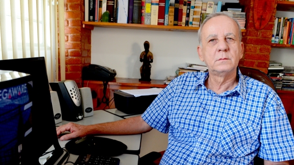 O homenageado, professor Luiz Carlos Galvão (Arquivo/Siga Mais).