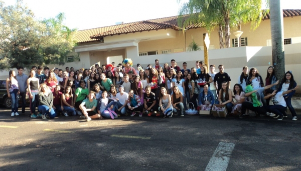 Estudantes da Etec Amim Jundi promovem Páscoa Solidária em Osvaldo Cruz (Foto: Cedida).