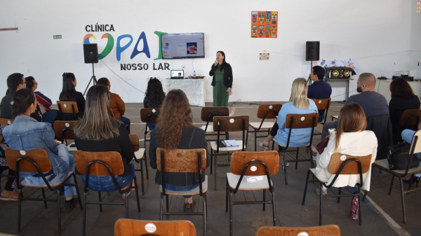 Capacitacao sobre o Centro Dia (Cedida/PMA).