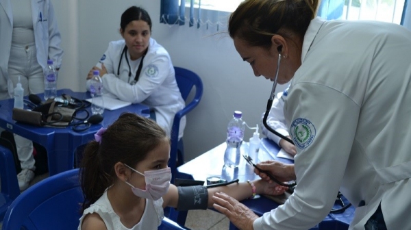 Atendimentos sociais realizados pelo Centro Universitário no bairro Lagoa Seca (Foto: Jéssica Nakadaira).