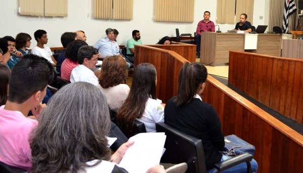 Audiência pública apresentou para o público, detalhes do orçamento de 2017 (Foto: Maikon Moraes).