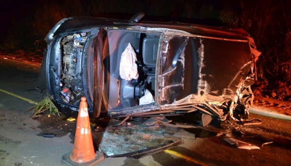 Honda Civic envolvido no acidente. Causas só serão confirmadas depois de finalizado o laudo pericial (Foto: Acácio Rocha).