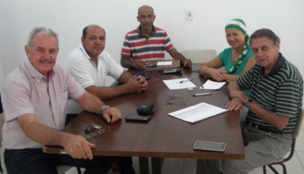 Reunião em Pacaembu discutiu sobre a área, produção e rendimento médio dos produtos agrícolas de maior importância econômica e social para o município (Foto: IBGE).