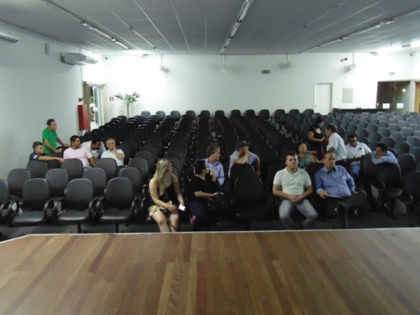 Baixa presença do público na mais recente audiência pública sobre mobilidade urbana (Foto: Assessoria de Imprensa da Prefeitura de Adamantina)