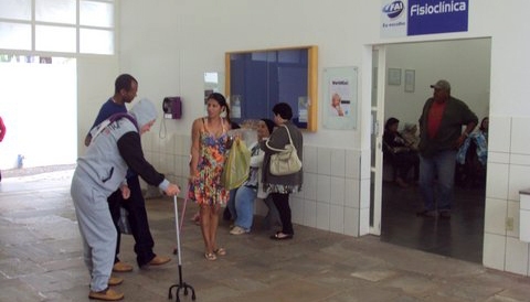 Clínica de Fisioterapia da FAI atende população regional, em Adamantina (Foto: Sérgio Barbosa/Cedida).