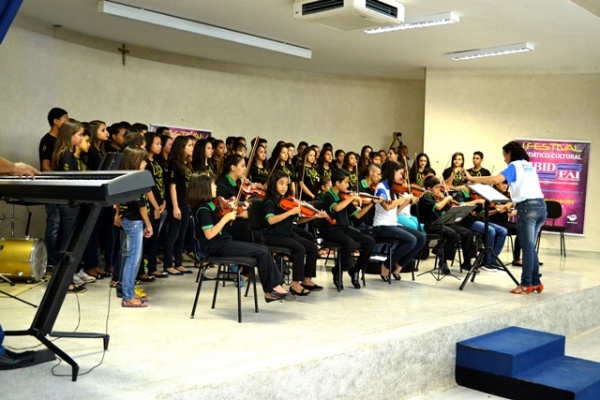 Foram apresentadas 34 obras, entre musicais e outras, no auditório do Campus II da FAI (Fotografia: Celso Sato)