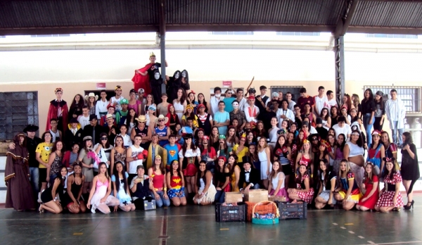 Estudantes da Etec Amim Jundi se fantasiam e promovem ação solidária para entidades de Osvaldo Cruz (Foto: Cedida).