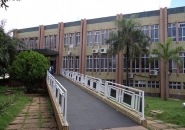 Paço Municipal de Dracena, com jornada reduzida a partir de 8 de setembro, com funcionamento das 8h às 13h. (Foto: Cedida)