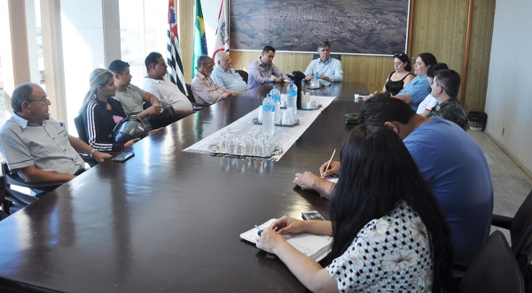 Foi realizada uma reunião no gabinete do prefeito Márcio Cardim com a imprensa e demais segmentos da sociedade com o objetivo de apresentar as ações de combate à dengue (Assessoria de Imprensa).