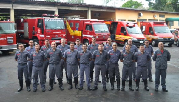 Efetivo do Posto de Bombeiros de Adamantina (Foto: Corpo de Bombeiros/Cedida).