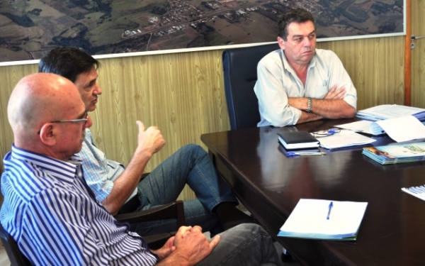 Prefeitos discutem crise econômica e possíveis saídas para as prefeituras