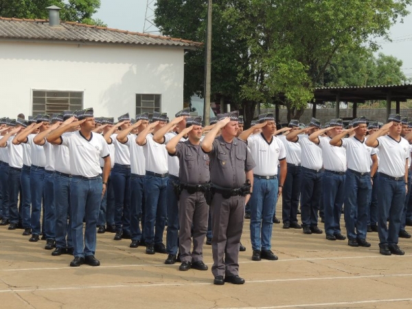 88 Soldados PM 2ª Classe do Curso Superior de Técnico de Polícia Ostensiva e Preservação da Ordem Pública, presentes à cerimônia, em Junqueirópolis (Foto: Cedida)
