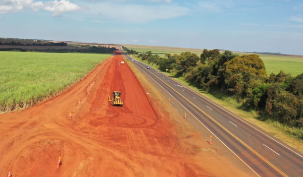 Obras na SP, entre Martinopolis e Assis (Cedida/Eixo SP).