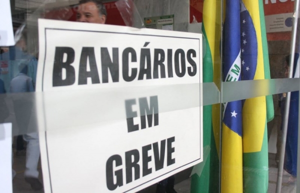 Bancários de Adamantina e região poderão entrar em greve nesta terça-feira