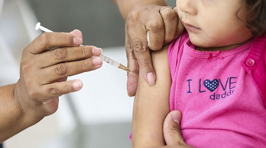 Vacina previne complicações da gripe em grupos de risco (Foto: Marcelo Camargo/Agência Brasil).