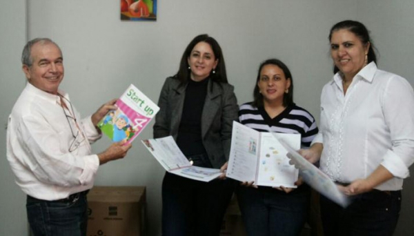 Educação adquire mais de mil livros de inglês para Ensino Fundamental