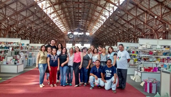Grupo de professores e diretores da Secretaria Municipal de Educação e funcionários da Biblioteca Municipal visitaram Salão do Livro em Presidente Prudente (Foto: Assessoria de Imprensa).