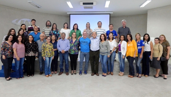 Palestra apresentou nova proposta para a atuação dos estagiários dos cursos de licenciatura durante o seu período de estágio obrigatório nas redes municipal e estadual de ensino de Adamantina (Foto: Portal UniFAI).