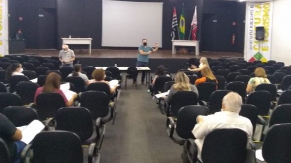 Recente encontro realizado com a participação de representantes de todos os segmentos do magistério e da Prefeitura (Divulgação/PMA).