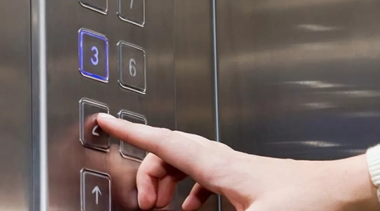 Acesso por elevador aos seis andares do Paço Municipal fica suspensa, por 15 dias, para troca do equipamento (Foto: Pixabay).