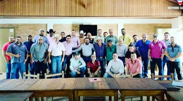 Edgar Pereira e equipe Circuito EPShow, agora credenciado pela Confederação Nacional de Rodeio ? CNAR (Cedida)