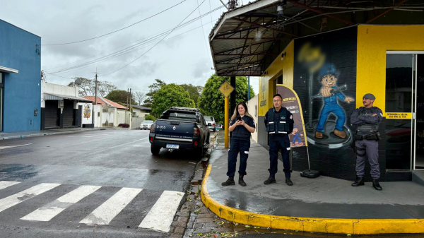 Blitz foi realizada no cruzamento na manha desta terca-feira (Cedida/Detran-SP).