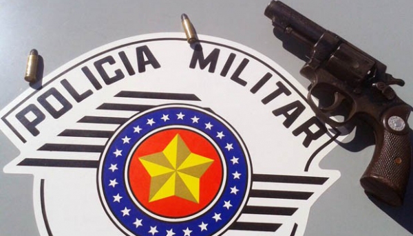 Arma usada no assalto ao bar em Adamantina é a mesma que os bandidos usaram no roubo a casal de idosos em Lucélia (Foto: PolÃcia Militar/Cedida).