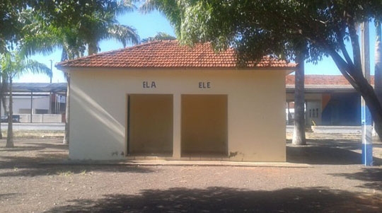 Abuso teria ocorrido em banheiro público, às margens da via férrea, em Osvaldo Cruz, onde há uma pista de caminhada (Foto: Rádio Metrópole / Portal Metrópole / Cristiano Nascimento).