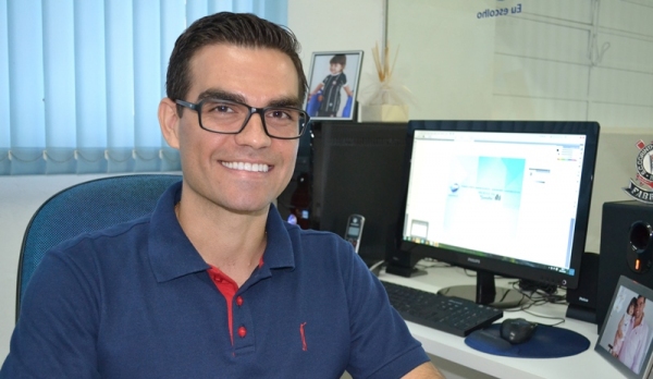 Fabrício Lopes é o novo diretor de comunicação da FAI (Foto: Daniel Torres).