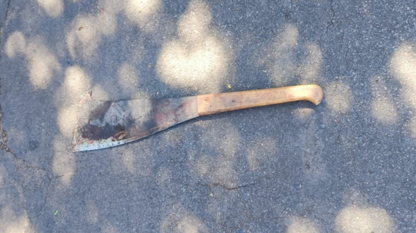 Facao usado no crime (Cedida/PM).