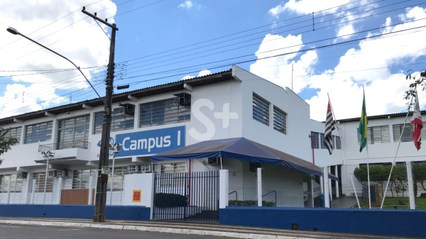 Campus I da FAI na rua Nove de Julho (Arquivo/Siga Mais).