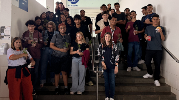 Estudantes do ensino medio de Valparaiso na FAI (Imagem: Gustavo Amaral).