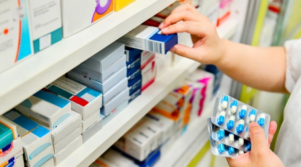 Medicamentos Oseltamivir (Tamiflu), Hidróxido de Cloroquina e Azitromicina têm vendas proibidas em Adamantina (salvo casos excepcionais), para garantir estoques aos serviços de saúde, em caso de calamidade pública (Ilustração).