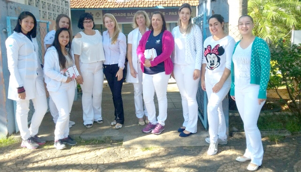 Curso de Farmácia vai às ruas orientar comunidade sobre uso racional de medicamentos (Foto: Cedida/UniFAI).