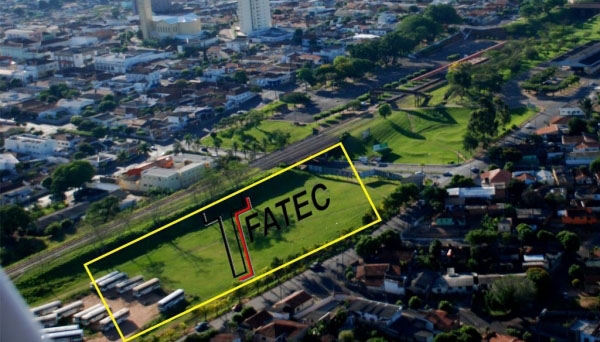 Mesmo com esforço do prefeito Dr. Pacheco, que assumiu o cargo em 2016, FATEC de Adamantina não abre inscrições para o próximo vestibular (Foto: Arquivo).