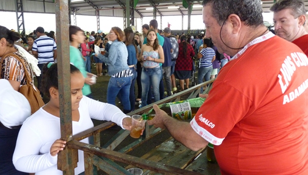 Centenas de pessoas participam todos os anos da tradicional Festa do Guaraná em Adamantina (Foto: Assessoria de Imprensa/ Lions Clube de Adamantina).
