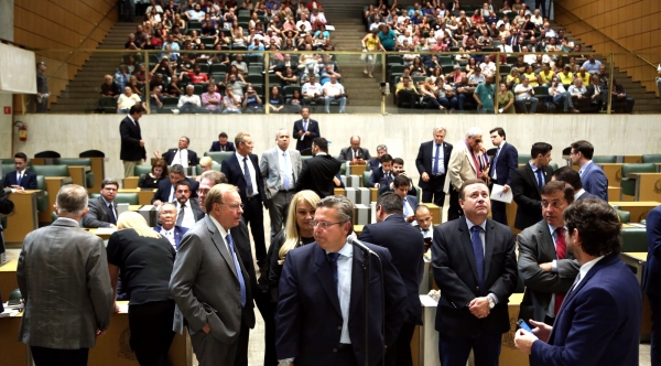 Votação em 1º turno da PEC da Previdência foi nesta terça-feira (18) na Assembleia Legislativa do Estado de São Paulo (Foto: Alesp).