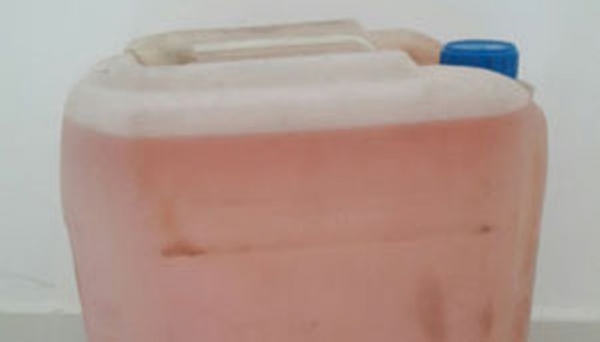 O caso veio tona na manhã desta segunda-feira, quando um comprador foi flagrado e confessou que havia pago R$ 50,00 num galão de gasolina (Foto: Cedida).