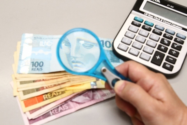 A expectativa de aprovação em segunda votação do reajuste da energia elétrica e do IPTU ? Imposto Predial e Territorial Urbano pela Câmara dos Vereadores de Adamantina trouxe alívio para a Secretaria de Finanças de Adamantina (Foto: Ilustração).