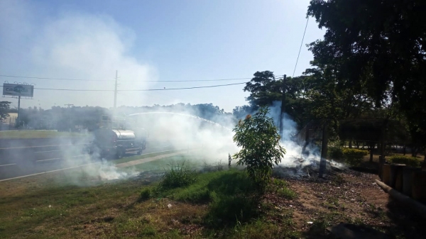 Queimadas às margens da rodovia tiram visibilidade e ampliam riscos de acidentes (Imagem: Da Assessoria).