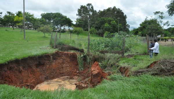 Região do Parque dos Pioneiros foi uma das atingidas pelos estragos das chuvas, agravando a situação do lugar (Foto: Assessoria de Imprensa).