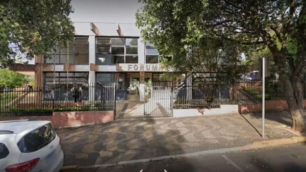 Forum de Descalvado (Foto: Google Street View).