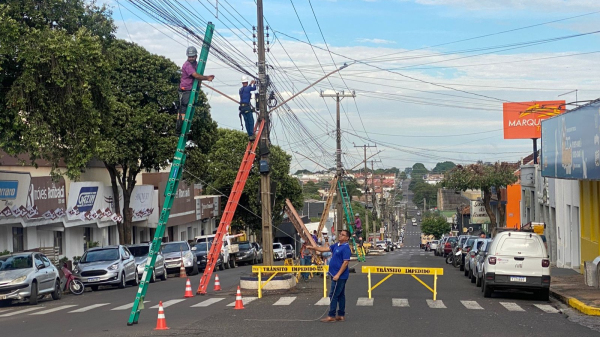 Trabalho foi iniciado em trecho de duas quadras no centro da cidade (Cedida/PMA).