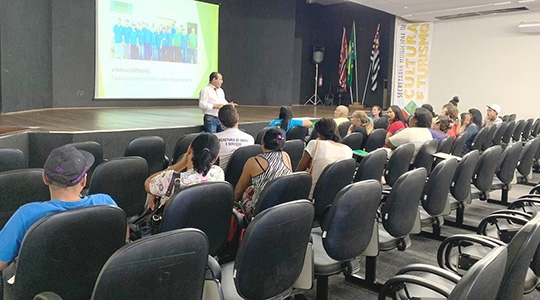 Catadores inscritos para formação de cooperativa  em Adamantina participaram de capacitação (Da Assessoria).