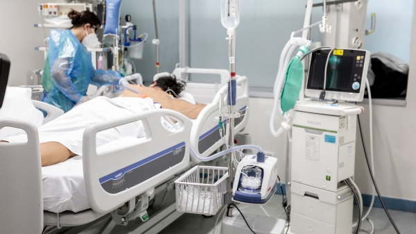 Os 338 novos leitos serão 171 de enfermaria e 167 de terapia intensiva (Alejandra De Lucca V./Minsal/Fotos Públicas).