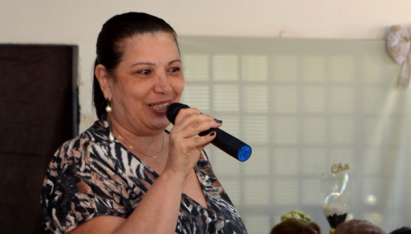 Marlene Ribeiro Esteves, dirigente do CPP de Adamantina, busca sensibilizar professores para paralisação nesta quarta-feira, contra a Reforma da Previdência (Foto: Arquivo/Siga Mais).