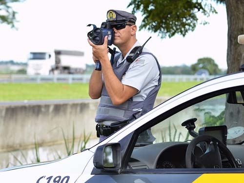 A fiscalização é feita com intuito de preservar a vida dos próprios motoristas e passageiros.