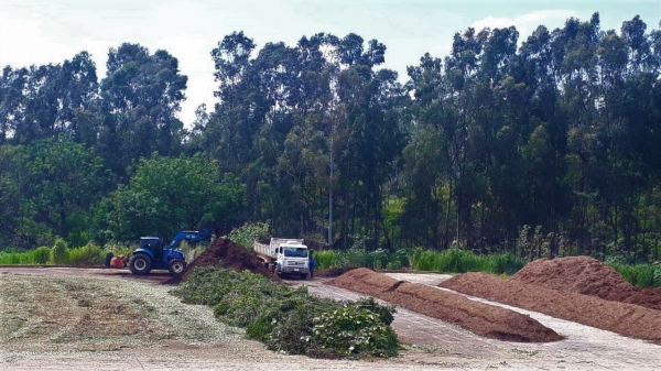 Até o momento, foram doados 725,45 toneladas de adubo para mais de 70 famÃlias. A iniciativa é uma parceria entre a Prefeitura de Adamantina, a UniFAI e a Energisa (Da Assessoria).