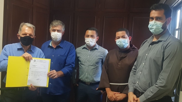 Documento entregue ao deputado estadual Mauro Bragato solicita apoio junto ao Governo do Estado de São Paulo, por meio da Secretaria Estadual de Saúde (Da Assessoria).