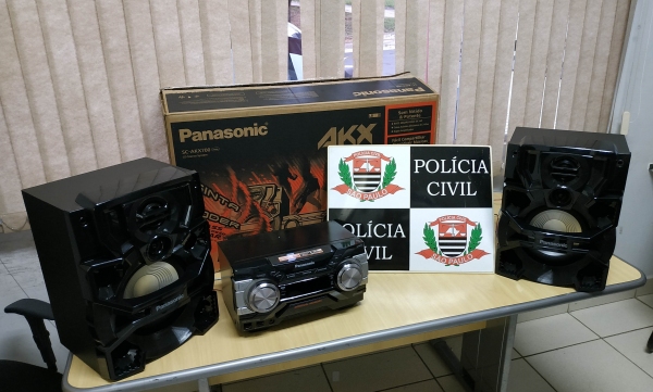 Objetos envolvidos no estelionato contra idosos são recuperados pela ação da Polícia Civil (Foto: Cedida/Polícia Civil).